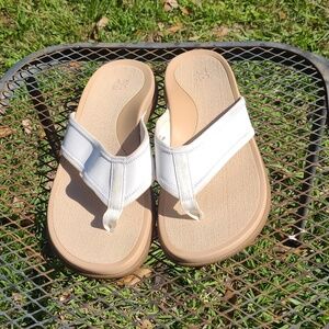Sandals ABEO White Laguna Maddie Flip Flop Sandals size 8